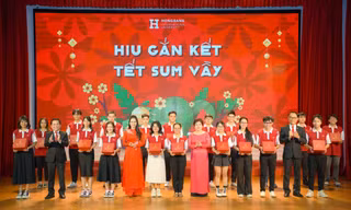 Một trường đại học phía Nam tặng 15.000 phần quà Tết cho sinh viên