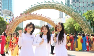 Nhiều điểm du lịch tại TP. HCM miễn phí vé vào cổng nếu bạn trẻ mặc áo dài khi đến