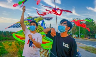 Nhộn nhịp trời diều ở Làng Đại học