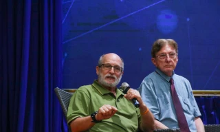 Sinh viên báo chí được truyền lửa nghề qua lời kể của các phóng viên chiến trường quốc tế