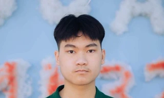 Hành trình trở thành thủ khoa khối A01 tỉnh Hà Tĩnh của nam sinh mắc bệnh u xương