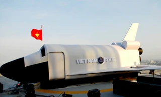 'Tàu vũ trụ' trên tòa nhà cao nhất Sài Gòn