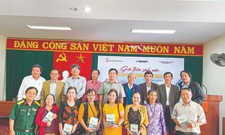 Các đại biểu chụp ảnh kỷ niệm