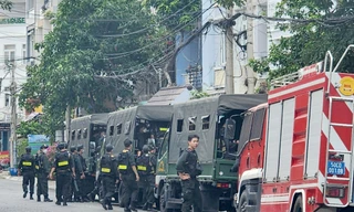 Hàng trăm cảnh sát kiểm tra công ty tài chính ở TPHCM 