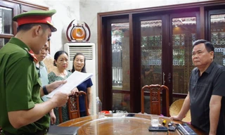 Nguyên phó tổng biên tập tạp chí bị cáo buộc lừa tiền 'chạy án'