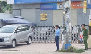 Hai đối tượng cầm vật giống súng cướp ngân hàng ở vùng ven TPHCM