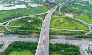 Hà Nội xác định phát triển nhanh, bền vững, nâng cao đời sống vật chất, tinh thần cho nhân dân. Ảnh: Như Ý 