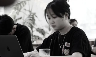 Bạn trẻ dễ dàng bị tấn công bởi tập thể ẩn danh trên mạng ảo. Ảnh: CHÂU LINH