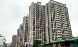 Tòa chung cư khu đô thị Pháp Vân Tứ Hiệp xây dựng dang dở