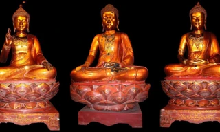 Bảo vật quốc gia bộ tượng Tam thế Phật được thờ tại chùa Côn Sơn (Hải Dương). Hàng nghìn di vật có giá trị đang được lưu giữ tại các chùa, di tích hằng ngày phải đối mặt nguy cơ bị hỏa hoạn, trộm cắp