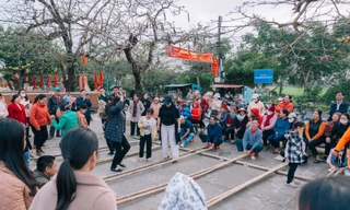 Nhảy sạp là trò chơi thu hút nhiều người tham gia