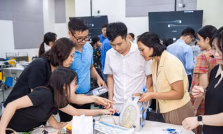 Đội tuyển đến từ Việt Nam đã giành Giải Truyền cảm hứng (Inspire Award) tại cuộc thi VEX World Championship 2023 (Giải đấu Robotics Quốc tế được tổ chức thường niên tại Hoa Kỳ). Đây là một trong những hoạt động của STEAM for Vietnam