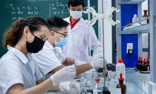 Nghiên cứu khoa học trong một trường đại học. Ảnh: Diệp An