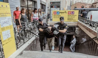 Trộm cắp, móc túi là vấn nạn chung của châu Âu, ngay cả cảnh sát sở tại cũng không giải quyết triệt để được nan đề này