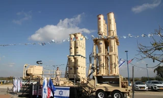 Hệ thống đánh chặn tên lửa tầm xa Arrow