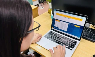 Với hình thức học trực tuyến, VB2 đang thực sự hấp dẫn nhiều người học. Ảnh NGHIÊM HUÊ