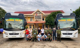 Công ty Long Vân Limousine điều hẳn xe giường nằm mở máy lạnh để chuyển rau quả