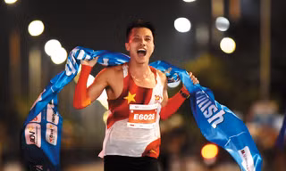 Đỗ Quốc Luật bền bỉ trên hành trình tại Tiền Phong Marathon 