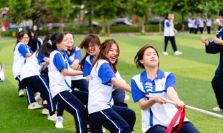 Sinh viên ĐH Quốc gia Hà Nội học giáo dục thể chất gắn với phát triển trò chơi dân gian. Ảnh: Diệp An