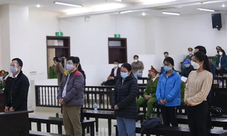 Nhóm bị cáo tại toà hôm 24/12