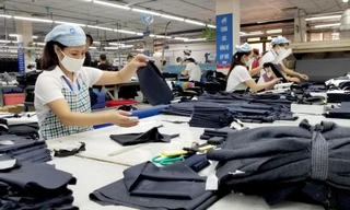 Dệt may, da giày, chế biến gỗ... tiếp tục được dự báo đối mặt khó khăn trong nửa đầu năm 2023. Ảnh minh họa: Phạm Thanh