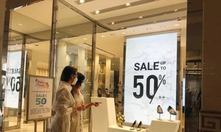 Nhiều chương trình khuyến mại cuối năm hấp dẫn người tiêu dùng. Ảnh: U.P