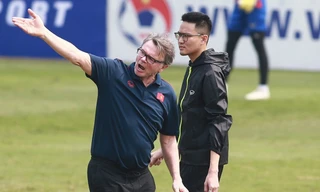 HLV Troussier và cộng sự