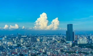 Một lãnh đạo cơ sở của Hà Nội cho rằng nhà dân làm trong ngõ nhỏ, vi phạm trật tự xây dựng từ thời điểm trước xử lý rất khó. Ảnh: Nghĩa Nguyễn