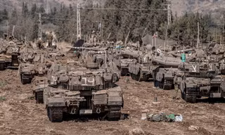 Xe tăng Israel tập trung ở biên giới Israel – Li-băng ngày 28/9. Ảnh: AP