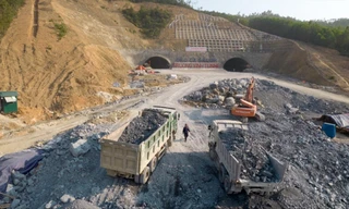 Nhiều đoạn cao tốc Bắc - Nam, các nhà thầu thi công cầm chừng vì giá vật liệu tăng cao. Ảnh: M.T