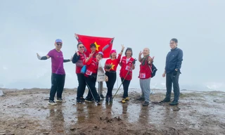 Chạm cột mốc Tà Chì Nhù 2.979m