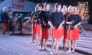 Đội chiêng nữ buôn Trấp