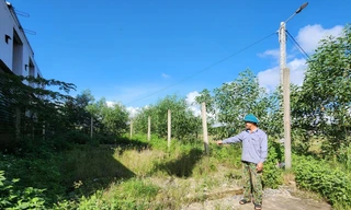 Mảnh đất TĐC của ông Nguyễn Hướng bỏ hoang, chưa được cấp “sổ đỏ”