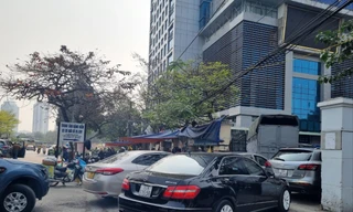 Khủng hoảng nhân sự đăng kiểm khiến nhiều trung tâm đang ùn tắc. Ảnh chụp tại Trung tâm 29-03V (Cầu Giấy, Hà Nội). Ảnh: Ngọc Mai