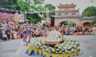 Lễ hội múa rắn tại làng Lệ Mật