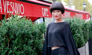 Kha Mỹ Vân nổi bật ở Paris với gu thời trang cá tính