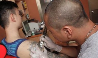 Trào lưu xăm hình, xỏ khuyên 'vùng cấm'