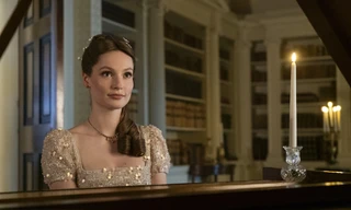 Fan bất bình khi Bridgerton mùa 3 khiến một nhân vật khác quá xa nguyên tác