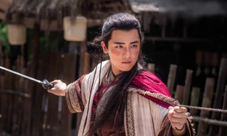 Nam chính "Anh Hùng Xạ Điêu" bản điện ảnh bị chê vì quá đẹp, ai dè ngoài đời còn đẹp hơn!