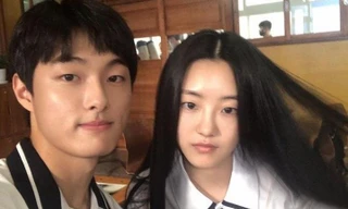 Hai ngôi sao mới của phim "All Of Us Are Dead" (Ngôi Trường Xác Sống) gây tranh cãi 