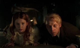 Căn Buồng Hiếu Kỳ: Gặp lại "Ron" Rupert Grint và những câu chuyện khiến bạn lạnh gáy