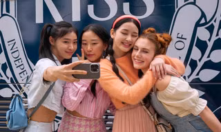 Bất ngờ khi biết nữ phụ xinh xắn của “XO, Kitty” suýt ra mắt cùng NewJeans