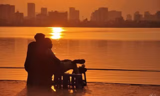 Gác lại âu lo, cùng ngắm hoàng hôn tại những địa điểm cực “chill” tại Hà Nội