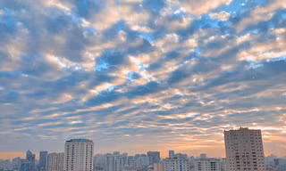 Hà Nội mùa Thu siêu đẹp: Không cần lên cao nguyên vì trời hôm nay nhiều mây cực 