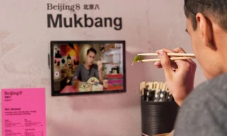 Mukbang: Xu hướng giải trí hay sự phản chiếu của một thế hệ con người cô đơn?