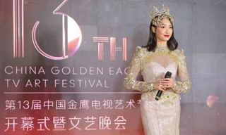 Cận cảnh bộ váy Nữ thần Kim Ưng “dìm” dáng vóc Tống Thiến thê thảm