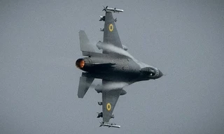 Rộ tin Ukraine bắn rơi chiến đấu cơ Su-35 của Nga bằng tiêm kích F-16