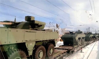 Rò rỉ hình ảnh xe bọc thép tối tân Boomerang Nga tiến về Ukraine 