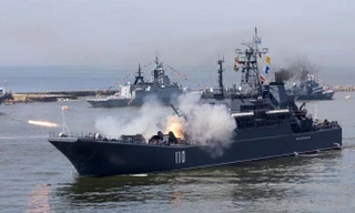Nga triển khai hai tàu chiến mang tên lửa Kalibr đến Biển Đen