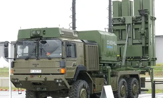 Ukraine kêu gọi Đức viện trợ sau khi Mỹ 'khóa van' kho vũ khí